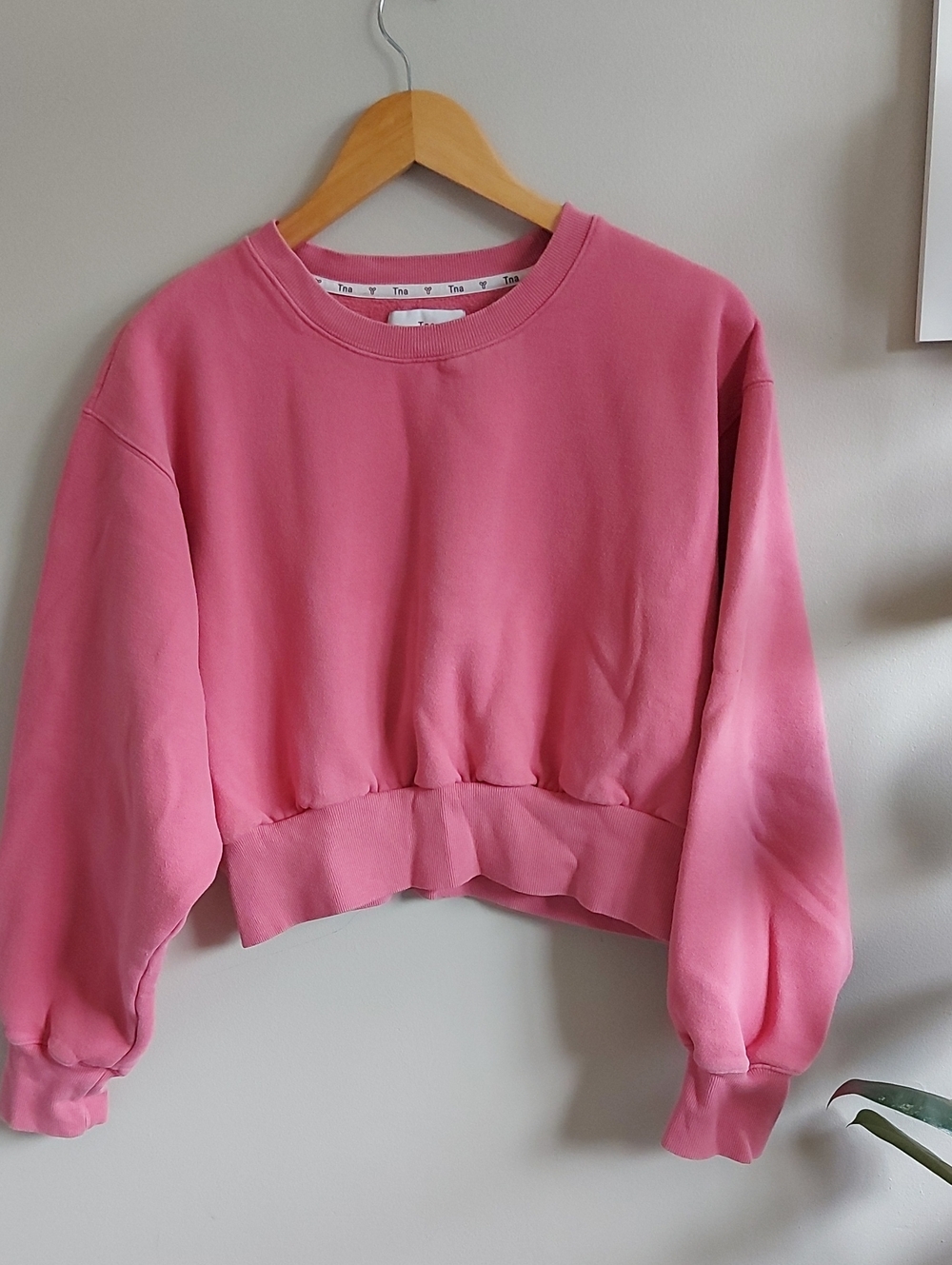 Aritzia TNA Crop Pullover - L